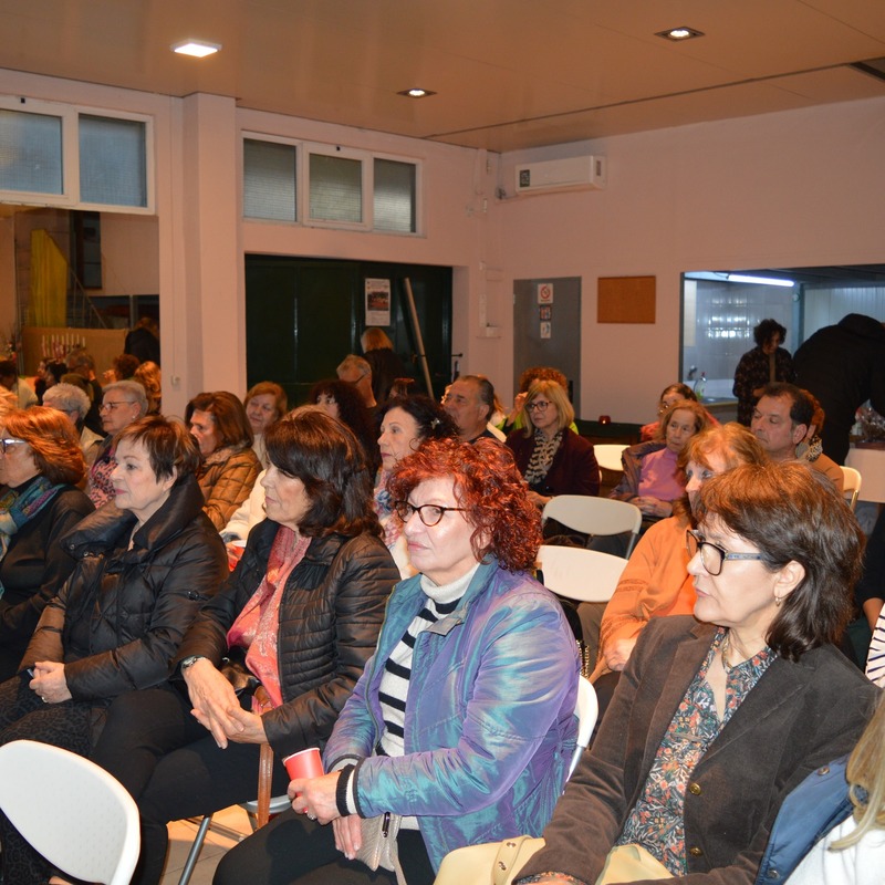 Ευχάριστη ατμόσφαιρα με μουσική και κεράσματα που ετοίμασαν εθελόντριες μας.